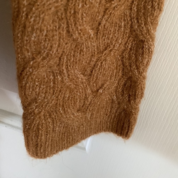 Trendy pull-over with belt- NEW! - Picture 7 of 9